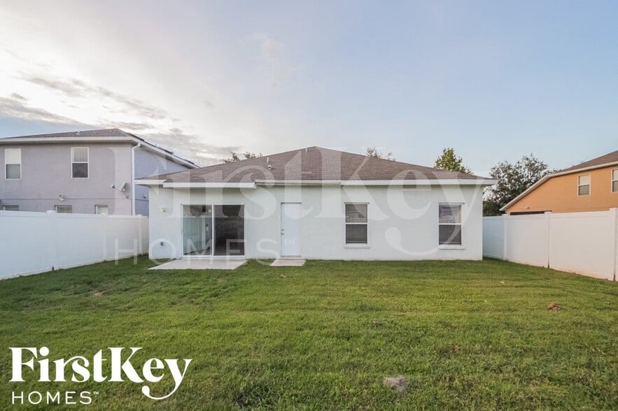 Building Photo - 4302 Hidden Meadow Dr