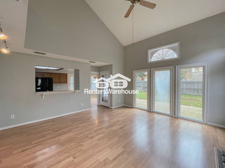 Building Photo - 1632 Castlefield Rd