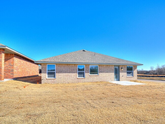Building Photo - BRAND NEW HOME!