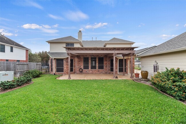 Building Photo - 15718 Sweetrose Pl