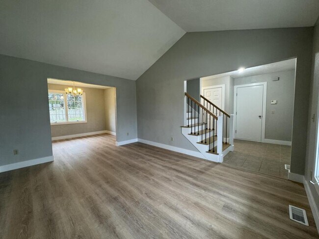 Building Photo - 1504 W Highpoint Cir