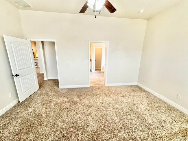 Building Photo - 13801 Avenue W