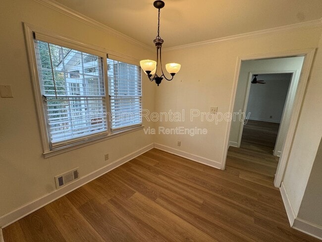 Building Photo - 4007 Shady Cir NW