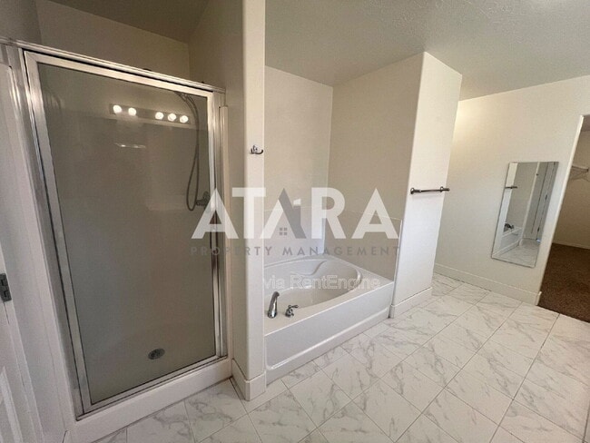 Building Photo - 258 Kestrel Dr