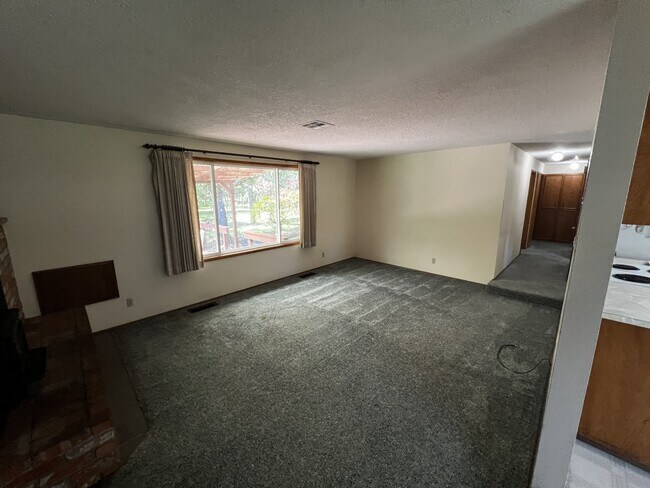 Building Photo - 88494 Ellmaker Rd