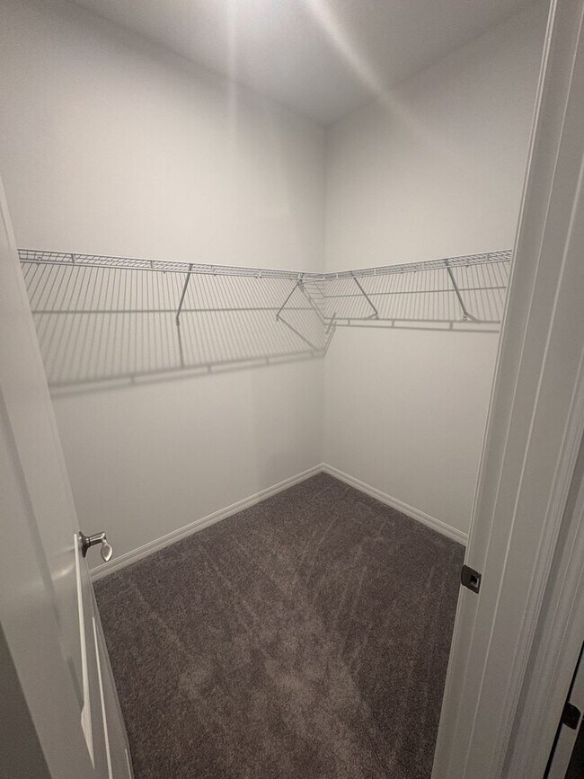 Building Photo - New construction!!