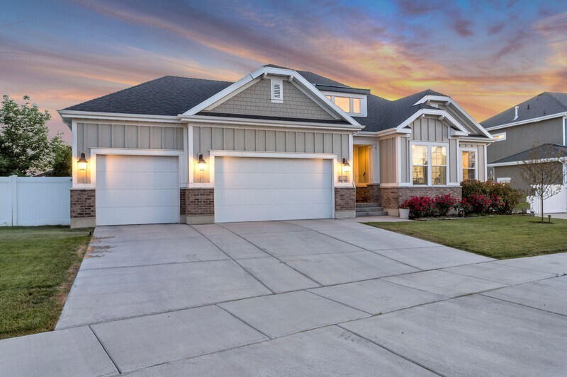Building Photo - 13320 E Lakemont Dr