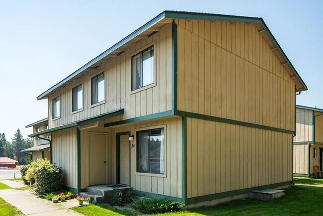 Building Photo - 1600 W 7th St