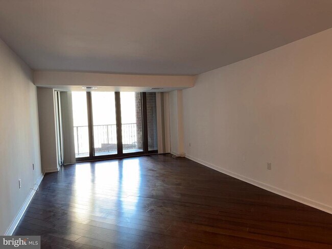 Building Photo - 1420 Locust St