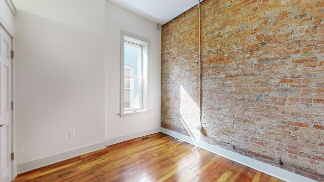 Building Photo - 3-Bedroom/2 Bath Home for Rent in Shelby Park