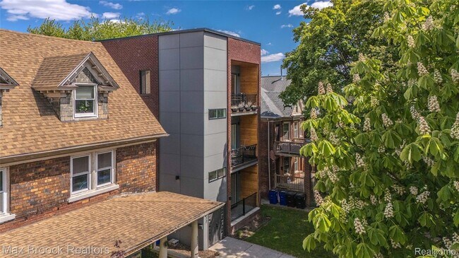 Building Photo - 4530 Commonwealth St