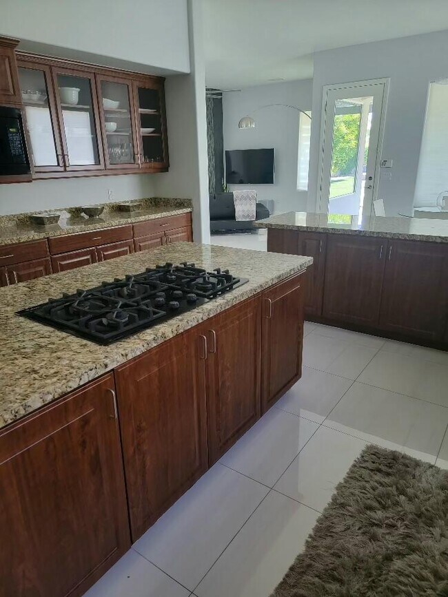 Building Photo - 5 Curie Ct