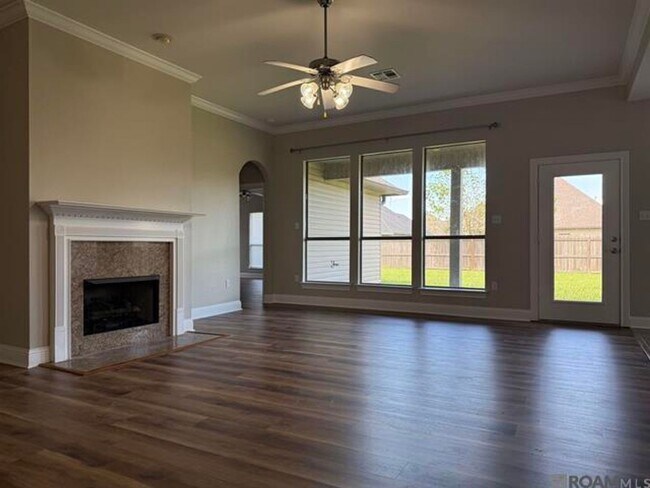 Building Photo - 41206 Colonial Dr