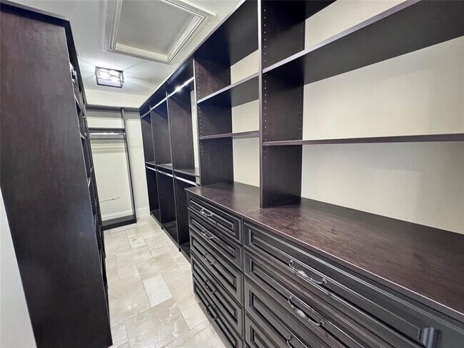 Building Photo - 1744 SE 9th St