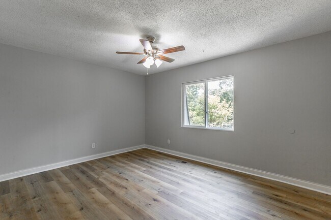 Building Photo - 6874 Beulah Dr