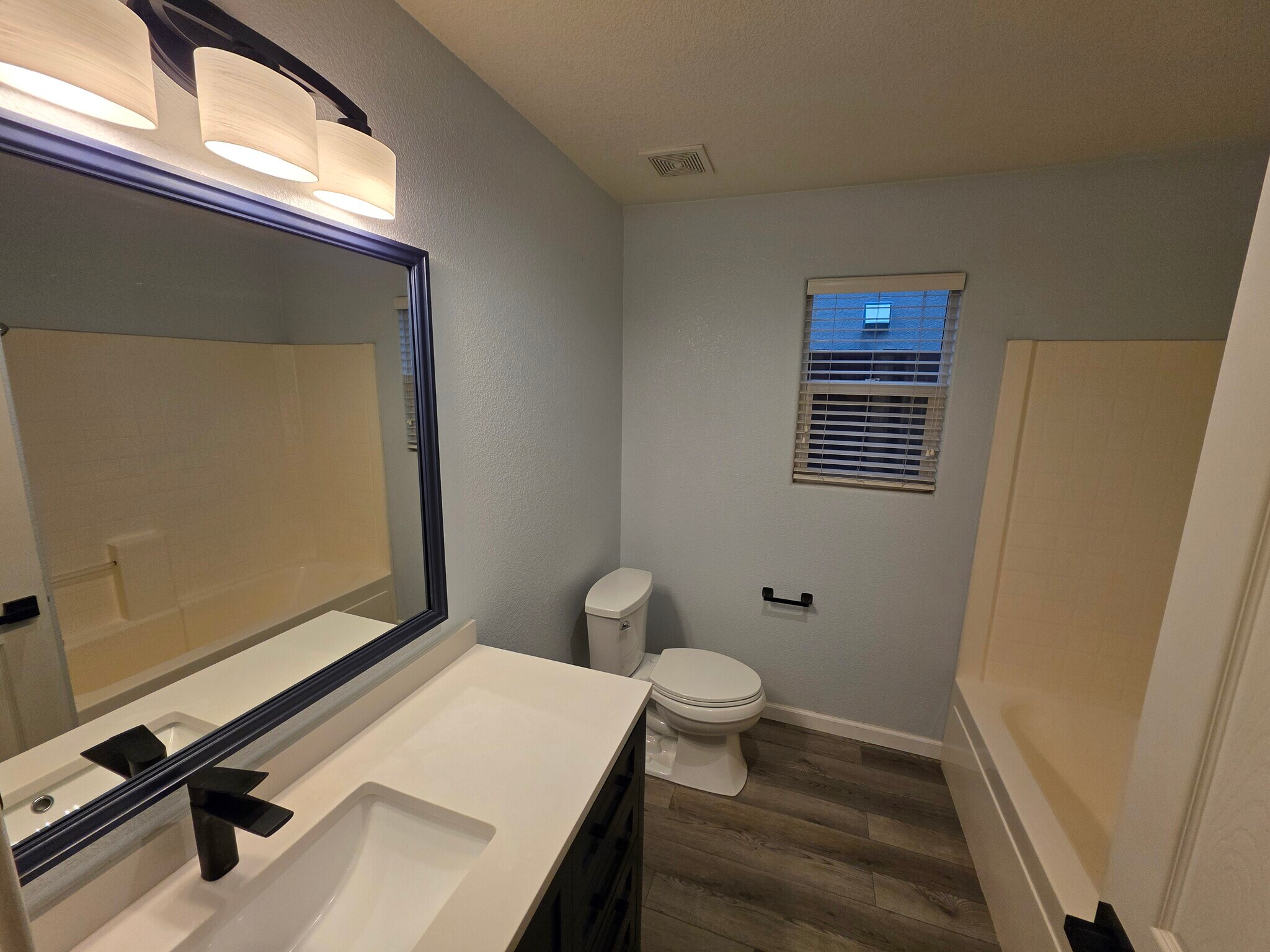 Spare bathroom - 4321 Grafton Cir