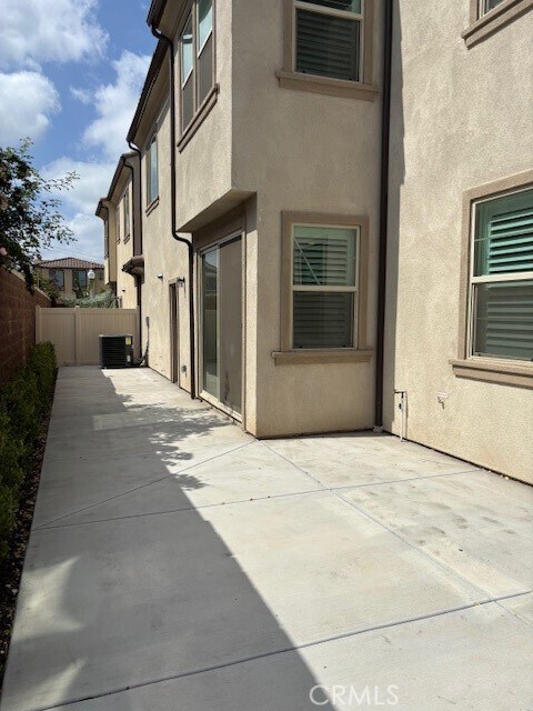 Building Photo - 16173 Paddock Ave