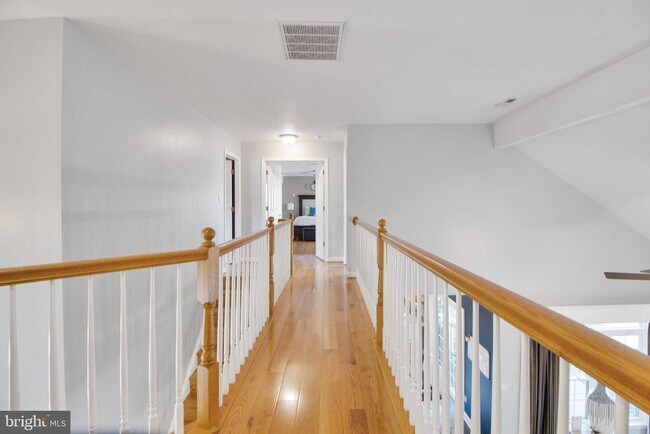 Building Photo - 7420 Mayflower Ct
