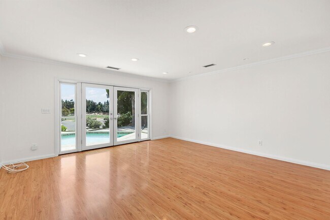 Building Photo - Welcome to Your Dream Home in Sunny San Di...