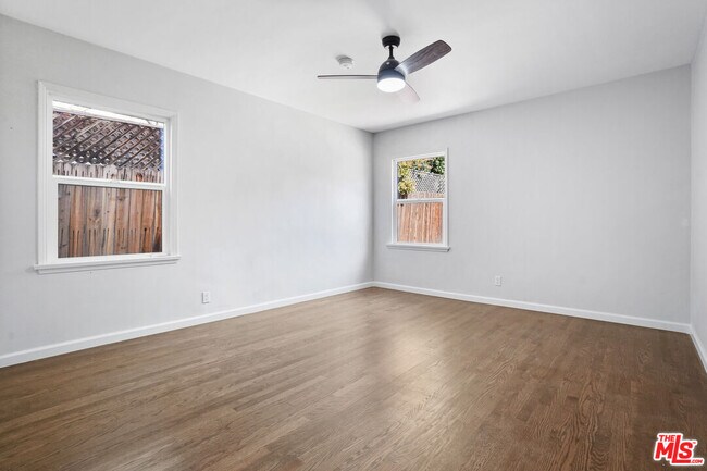 Building Photo - 1516 Stearns Dr