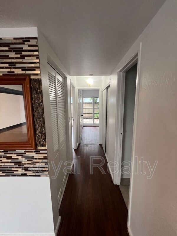 Building Photo - 94-433-433 Lanikuhana Pl