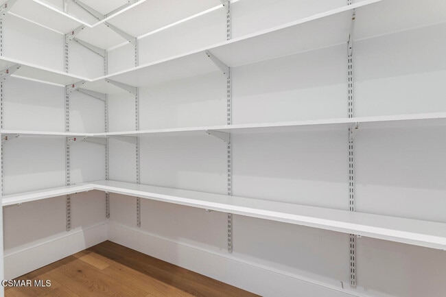 Building Photo - 295 Toyon Ct