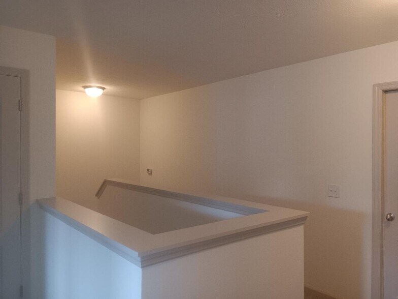 Building Photo - 724 Buddy Ct