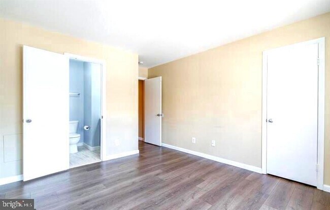 Building Photo - 11701 Olde English Dr