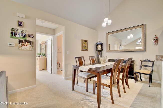 Building Photo - 9097 Royal Oak Ln