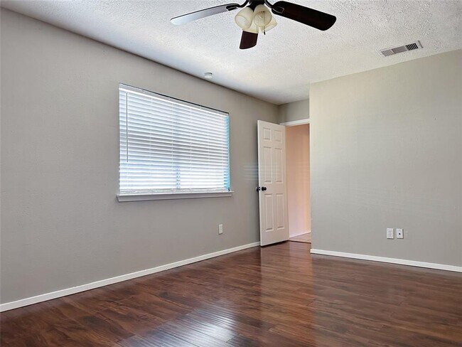 Building Photo - 2531 Orion Dr