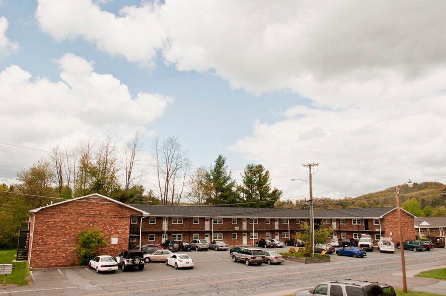 Primary Photo - Mossy Creek Apartments