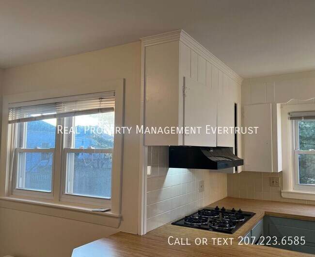 Building Photo - 32 Belfield St