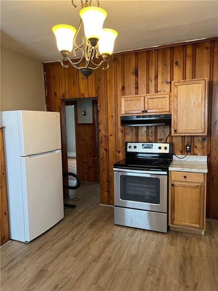 Building Photo - 14 Sabra St