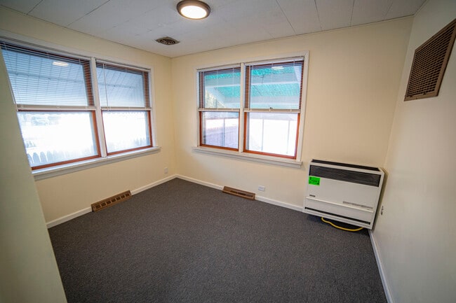 Building Photo - 2336 122nd St