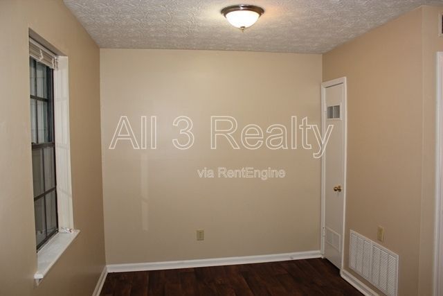 Building Photo - 195 Meadowbrook Ct