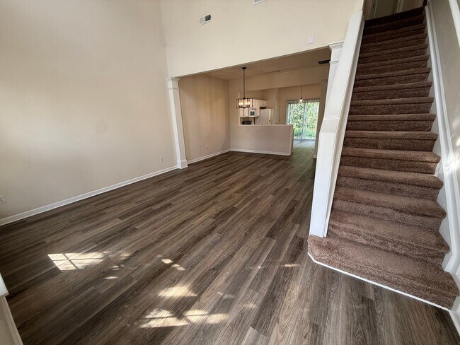 Building Photo - 146 Brentfield Loop