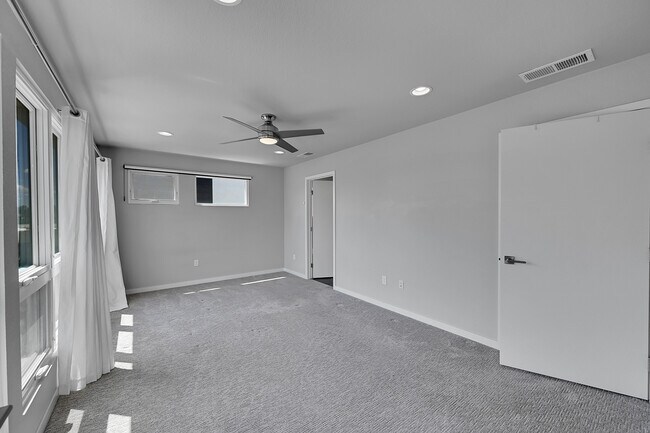 Building Photo - 1208 E Asbury Ave