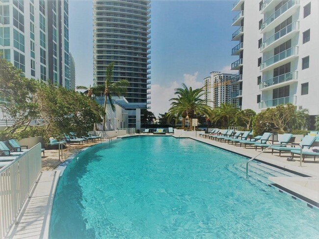 Building Photo - 1050 Brickell Ave