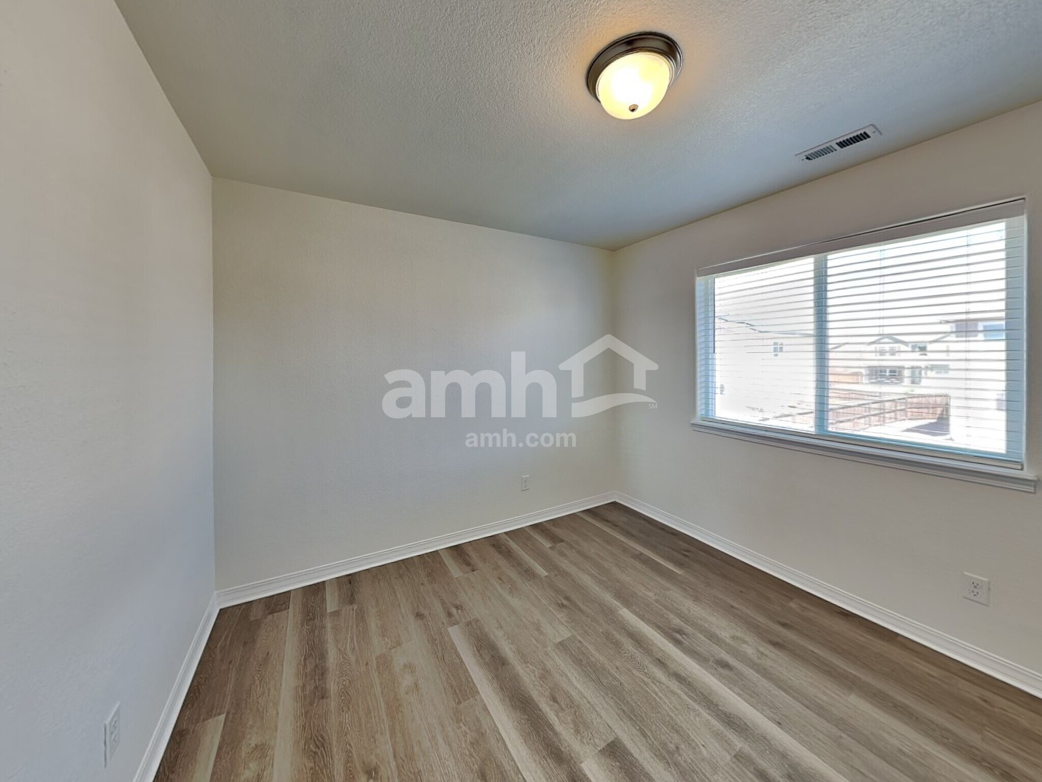 Building Photo - 9534 Sand Myrtle Dr