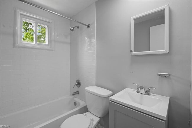 Building Photo - 528 Lavender Ln