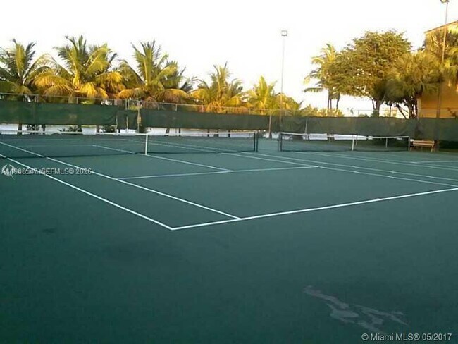 Building Photo - 14211 N Kendall Dr