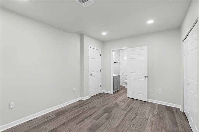 Building Photo - 94 Crumley St SE