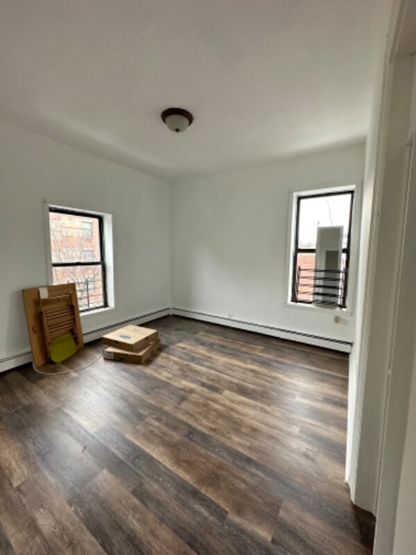 Building Photo - 27 Sherlock Pl