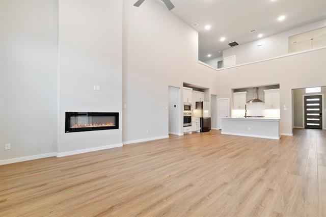 Building Photo - 1900 Brentwood Ln