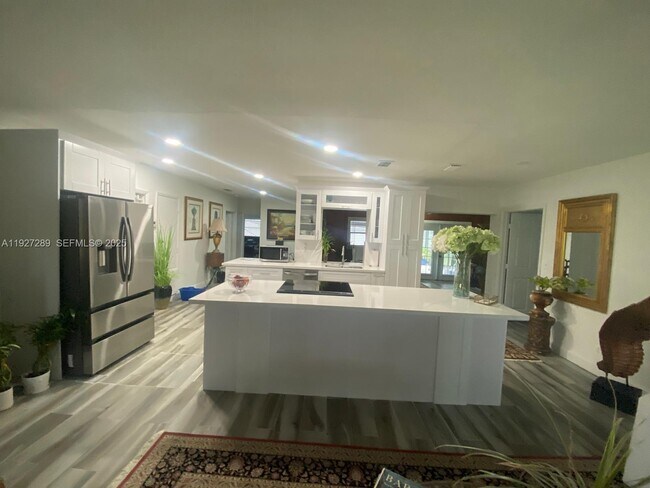 Building Photo - 1641 NW 9th St