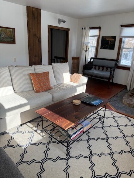 Building Photo - 203-205 Main St