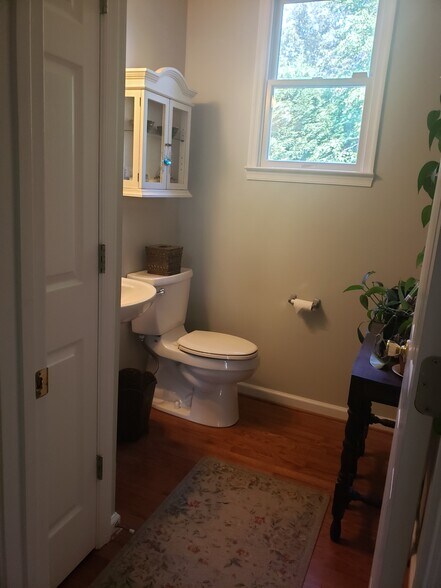 Main Level half-bath - 1809 Stark Drive