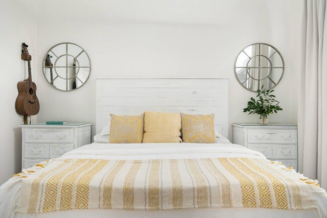 Building Photo - 46253 Mesa Verde Trail