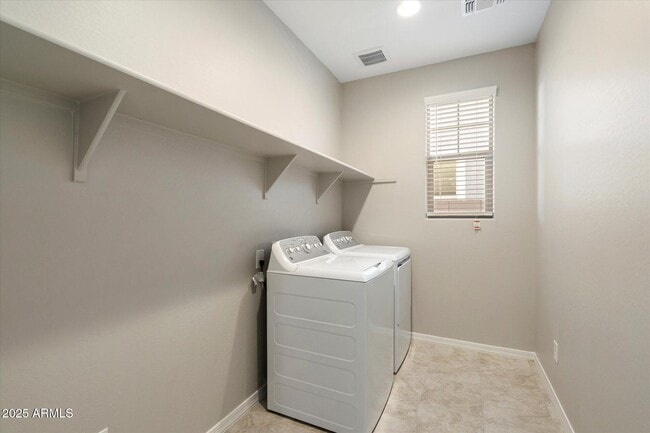 Building Photo - 10211 W Crittenden Ln