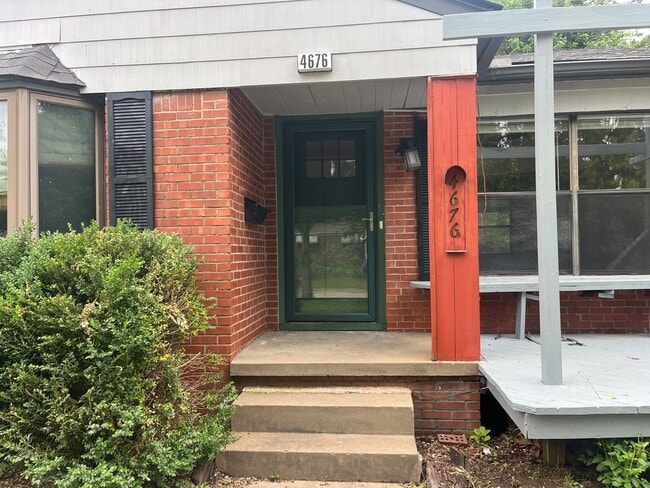 Building Photo - Charming 1950's midtown bungalow near 41st and Peoria